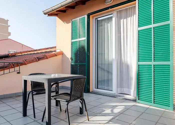 Posta - Comfortable In