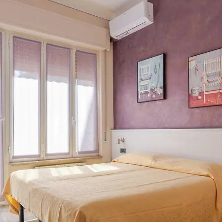 Posta - Comfortable In ונטימיגליה