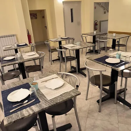 Posta - Comfortable In Hotel Ventimiglia