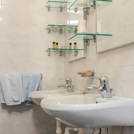 Posta - Comfortable In